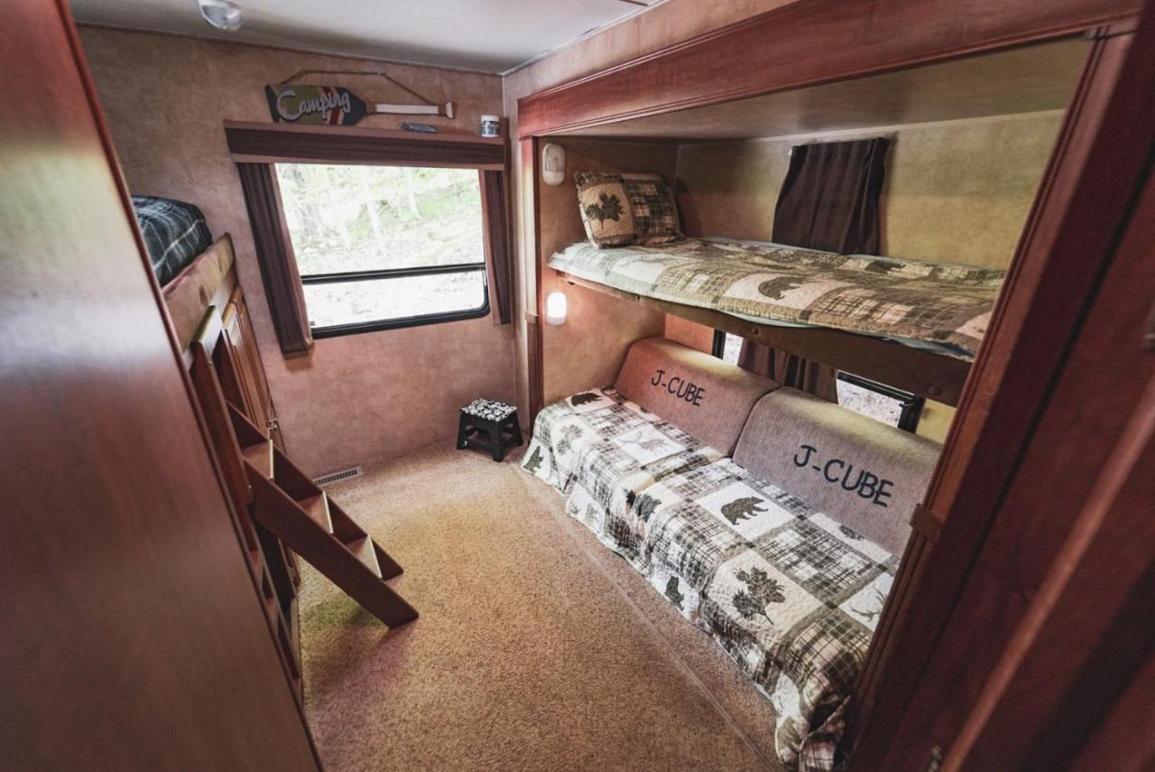 Rv Adventure Roscoe Pet Friendly Hotell Exteriör bild