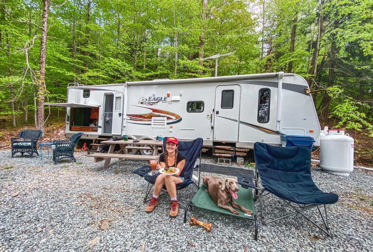 Rv Adventure Roscoe Pet Friendly Hotell Exteriör bild