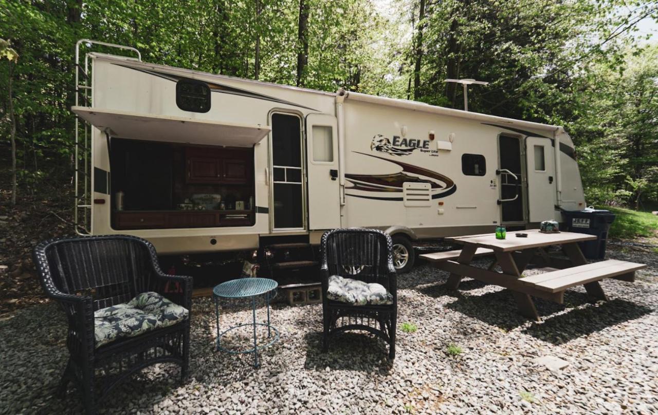 Rv Adventure Roscoe Pet Friendly Hotell Exteriör bild